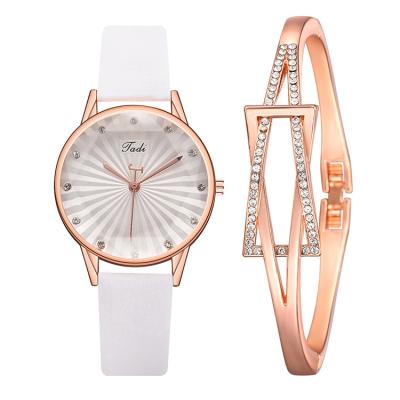 China Wholesale Rattrapante Fashion 2 Piece Set Wrist Watch Set Fashion Women Smart Bracelet Layered Wrist Watch for sale