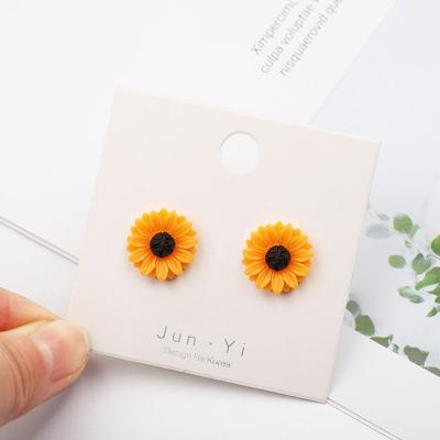 China Casual Wholesale Fashion Lovely Mini Sunflower Decorative Brooches for sale