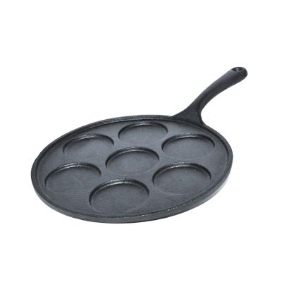 China Sustainable Round 7 Holes Pre-Seasoned Cast Iron Bakeware Pancake Baking Pan With One Long Handle for sale