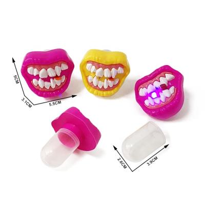 China Plastic Cartoon Denture Shaped Candy Toys Candy Container With Lightweight 5.5*5*6.6CM for sale