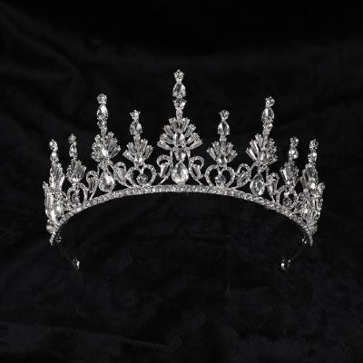 China Combine elegant bridal accessories with the rhinestone bridal crown for sale