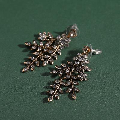 China Wholesale Romantic Bridal Gold Handmade Earring Wedding Crystal Rhinestones Earrings For Women for sale