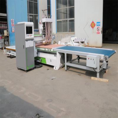 China High Precise Wood Cutting Machine 4 Axis Double Job CNC Wood Router/Cabinets Wood Door/Furniture for sale