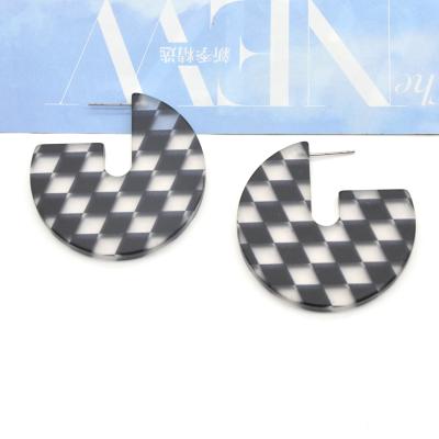 China CLASSIC Vintage Plaid Grid Tartan Pattern Design Acrylic Hoop Earrings Women for sale