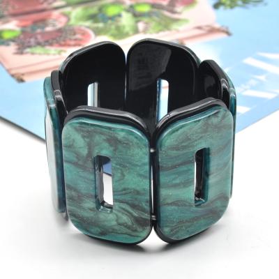 China Fashion Environmental Friendly Punk Hollow Out Link Custom Resin Chain Acrylic Color Elastic Bracelet for sale