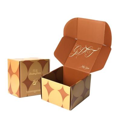 China Luxury Cardboard Boxes CMYK Printing Corrugated Mailer Boxes Gift Box For Skin Care for sale