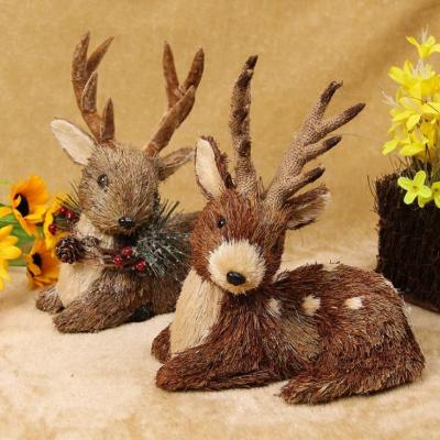 China New Design Sisal Straw Rattan Handmade Crafts Reindeer Christmas Decor Cute Christmas Decorations Indoor Home Decor for sale