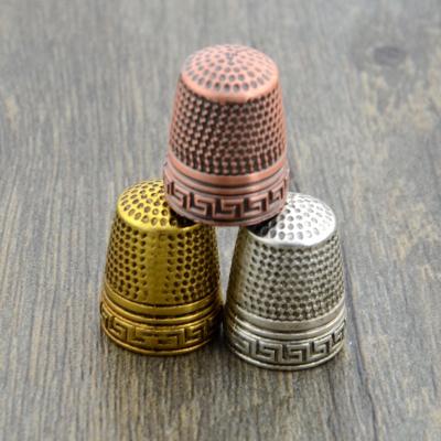 China Protect Vintage Finger Dice Stitch Stitch DIY Solid Brass Metal Finger Cross Stitching Dice for sale