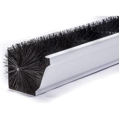 China Customized Stocked Dustproof Use Roof Gutter Telescopic Cleaning Brush for sale