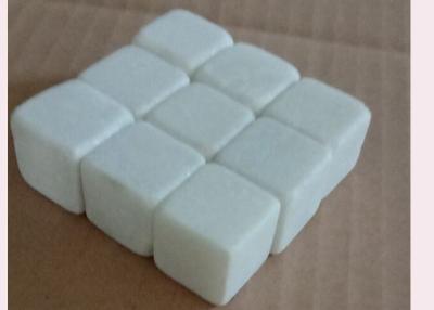 China De witte Oppervlakte sleep Kubieke Wiskysteen, Whisky Koelstenen 9 Stukken 2x2x2cm Te koop