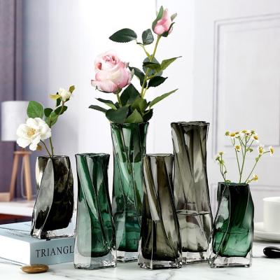 China 2021 EC-Friendly New Style Nordic Vase For Home Decor Factory Decor Custom Home Vase Modern Glass And Crystal Vases for sale