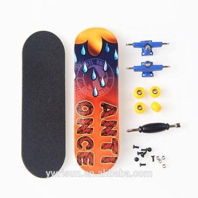 China RSFN0019 Nice Canadian Maple Finger Wood Skateboard for sale