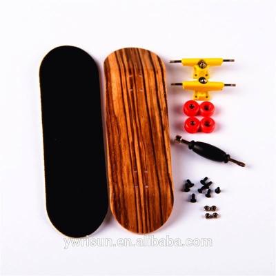 China Nice Free Shipping Maple RSFN0002 Canadian Wooden Finger Skateboard Full Fingerboard with Wheels Trucks Deck and Tool for sale