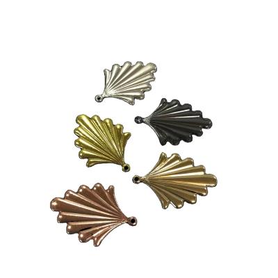 China Fashion Jewelry Brass Components Raw Leaf Shape Hollow Brass Pendant Charms Filigree Findings For DIY Jewelry Making for sale