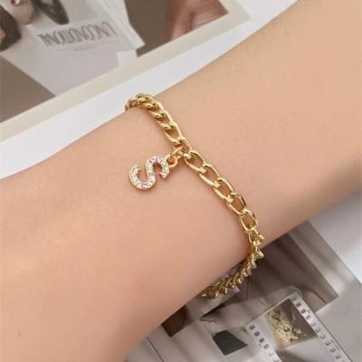 China Simple Feel Jewelry Ankle Chain Women Rhinestone Letter Charm Bohemian Decorative Ladies Comfortable Custom Anklet Chain for sale