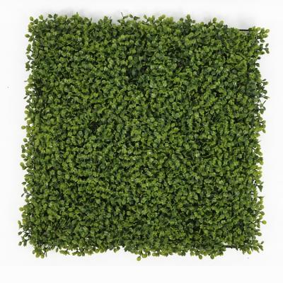 China Outdoor Durable Garden Wall Plant Decoration Backdrop Panel 50cm Green Artificial Lawn For Backdrop Privacy Screen Fence for sale