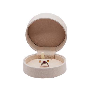 China Printed Luxury Hot Selling Cardboard Display Ladies Rings Tasty Jewelry Box With LOGO Pearl for sale