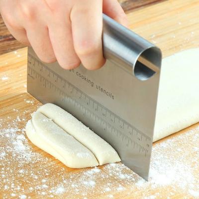 China Workable Stainless Steel Pastry Spatulas Cutter With Scale Pizza Dough Scraper Fondant Cake Decorating Tools Baking Kitchen Accessories for sale