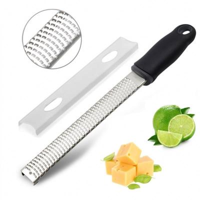 China Sustainable Kitchen Graters Corrosion Cheese Stainless Steel Kitchen Utensils for sale