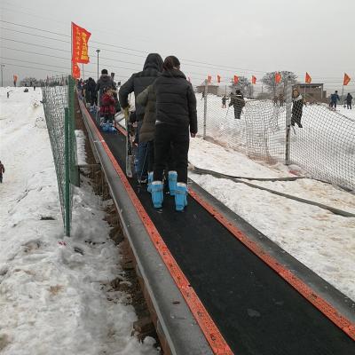 China Ski or Scenic Area Seating Capacity Large and Guided Transport Equipment Magic Carpet Belt Conveyor Lifts for sale