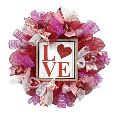 China Foam+plastic+wood Hotsales Valentine's Day Decoration 24inch Valentine Mesh Deocarive Wreath With Banner Wood Styrofoam Valentine Decor for sale