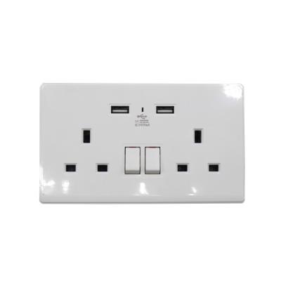 China Electrical DC Wall Switch And Socket Power British Standard New Design Residential/Multipurpose CE Plug Smart Table Socket With USB Socket 146*86*28mm for sale