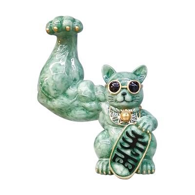 China Eco-friendly home decor resin lucky cat statue for office and hotel decoration for sale