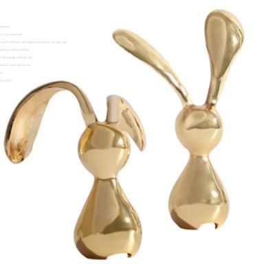 China Creative Natural Rabbit Art Metal Sculpture of Hotel Balloons for sale