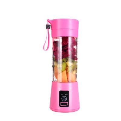 China USB Rechargeable Eco-friendly Mini Fruit Juicers Outdoor Personal Speed ​​Rotate Portable Blender for sale