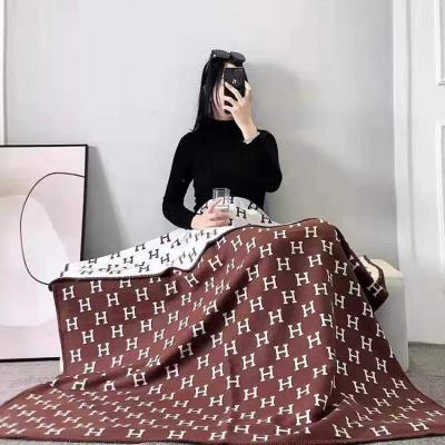 China Wholesale Products Thick Women Acrylic Shawl Bed Sofa Blanket Autumn And Winter Soft Blanket Throw Blankets for sale