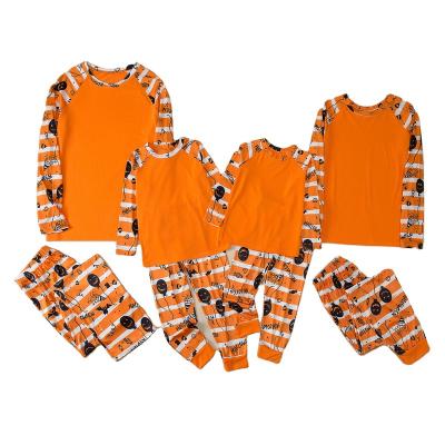 China Halloween Sustainable Family Matching Pajamas Kids Long Sleeve Crewneck Shirt With Pants Set Knit Print Teams Holiday Apparel for sale