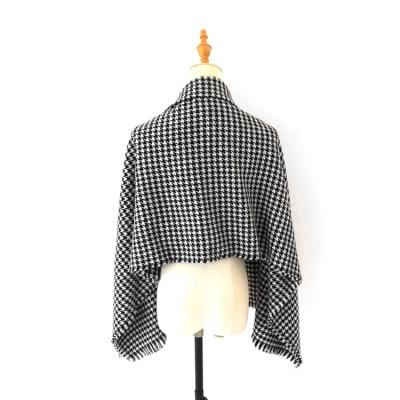 China Unique Design Women Soft Touch Feeling High Quality Houndstooth Soft Knitted Simple Plaid Shawl for sale