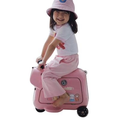 China Safety Cute Animal Airwheel SQ3 Scooter Luggage Bag For Kids for sale