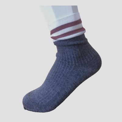 China QUICK DRY Korean Striped Socks Women Crew Soft Pure Cotton Socks Wholesale For Women for sale