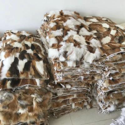 Cina Wholesale Cheap Natural Professional Design Red Fox Fur Flats Sale Silver Fox Fur Blue Fox Fur Hide Real Animals Skin Covering in vendita