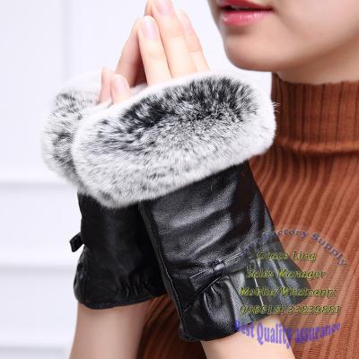 China Plain Winter Warm Wrist Mitten Women Sheep Leather Glovess for sale