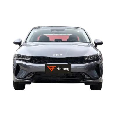 China Kia K5 Sedan 4 deuren 5 zitplaatsen Links stuur benzinemotoren 176kw Maximale snelheid 220 Kracht Te koop