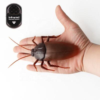 China Hot Selling Simulation Insect Amazon Trick Joke Toys Gag Gift Prank Fake Roach Insects Novelty Realistic Pet Cat Toy RC Scary Cockroach For Party for sale