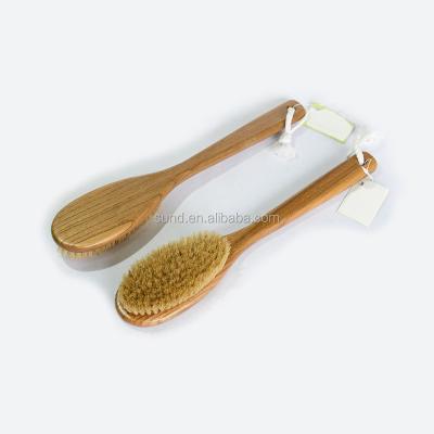 China Flexible Bath Body Brush Boar Bristles Exfoliating Body Massager with Wooden Handle for Dry Brushing and Shower en venta