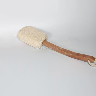 China New Product Natural Sisal Sponge Bath Back Brush With Long Wooden Handle,shower body massager,cleaning scrubber,exfoliate skin en venta