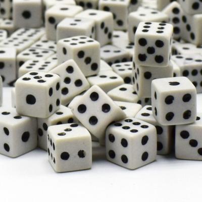 China Gamer Accessories Die Cut Bag 8MM White Square Dies With Black Dots Custom Acrylic Polyhedral Casino Game Dies for sale