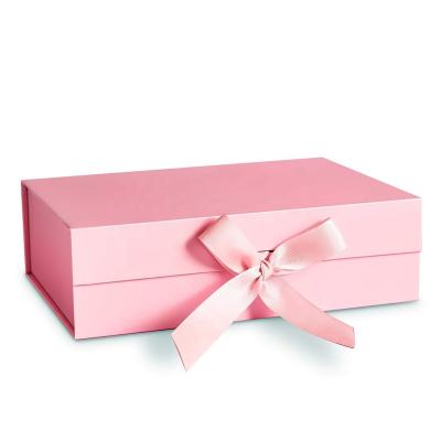 China Recycled Materials Luxury Premium Pink Gift Box With Sliver Matt Laminated Hamper Changeable Box Pale Pink Magnetic Box for sale