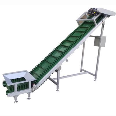 China Heat Resistant Customize New Green PVC Belt With Baffle Food Grade Slope Climbing Conveyor Belt With Hopper for sale