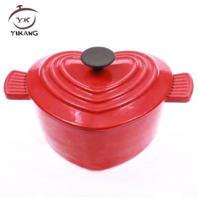 China Sustainable heart shaped enamel cast casserole dishes with cover and ears for sale