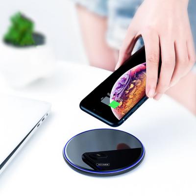 China High Speed ​​Wholesales Qi 10w 15w Smart Charging Fast Wireless Charger Mini LED Light Power Bank Cell Phone Portable Cells for sale