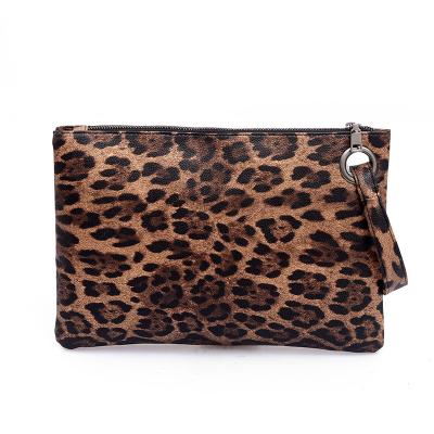 China Daily Latest Charm 2021 Leopard Print Evening Grabs Purses Fashion Elegant Ladies Large Envelope Clutch Bags for sale