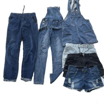 China Used Ladies Fashionable Clothes Summer Wholesale Jean Pants Used Clothes Used Clothes Women Used Short Pants for sale