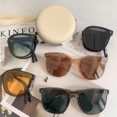 China New Fashion Folding Sun Glasses Female Fashion Square Frame Sun Glasses Foldable Sun Glasses For Women for sale