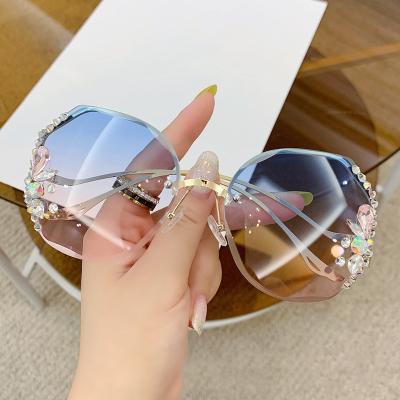 China Diamond Sunglasses Women New Arrivals Fashion Sunglasses 2023 Small Square Ladies Sunglasses for sale