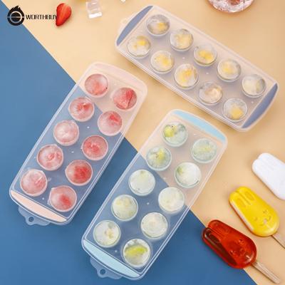 China WORTHBUY 10 Grids Silicone Ice Hockey Mold Viable Kitchen Ice Cube Mold With Lid Fruit Ice Ball Homemade Mold Tools for sale